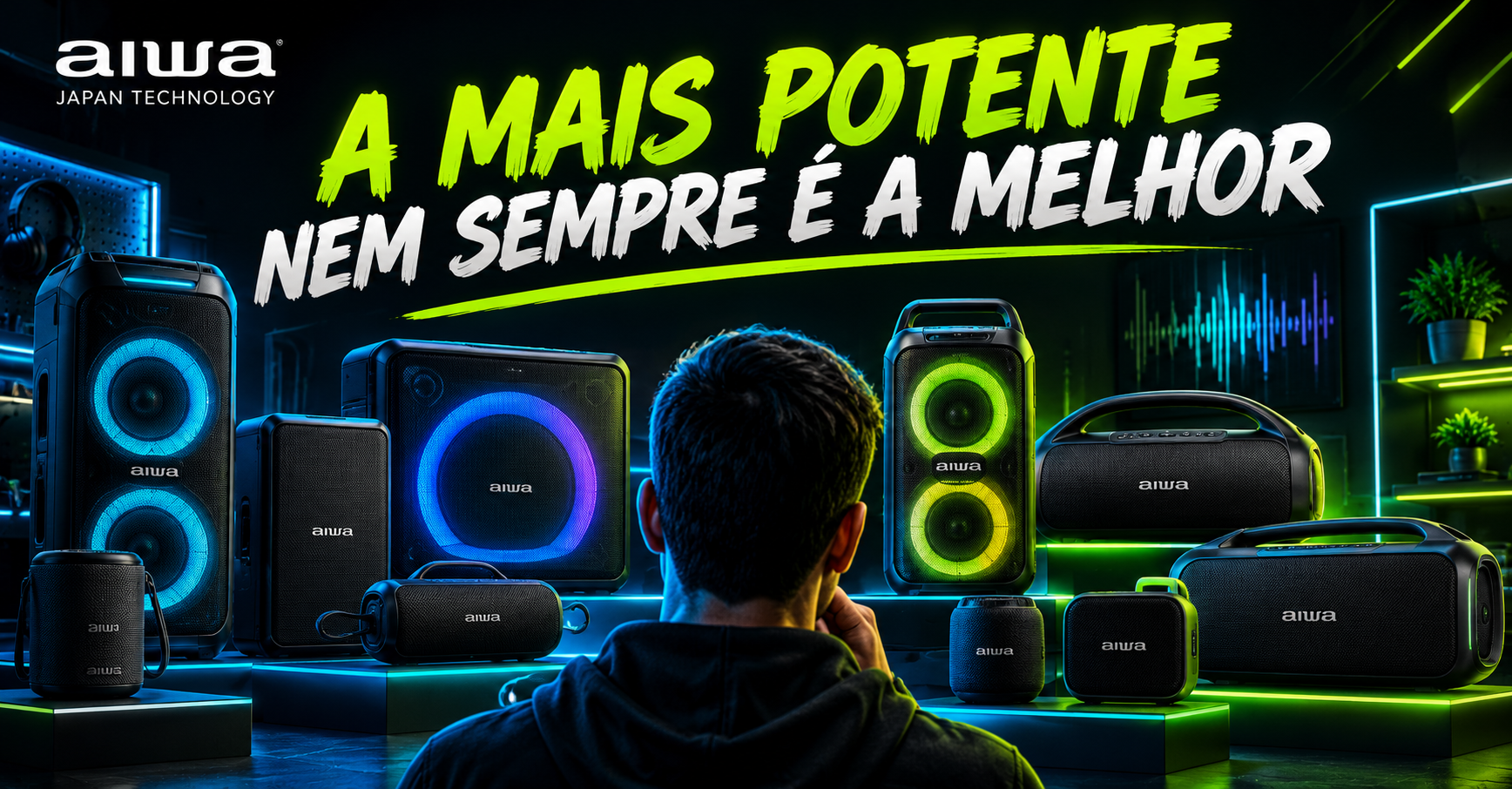 Diversas caixas de som AIWA de diferentes tamanhos em um ambiente tecnológico escuro com iluminação azul e verde, acompanhadas da frase “A mais potente nem sempre é a melhor”.